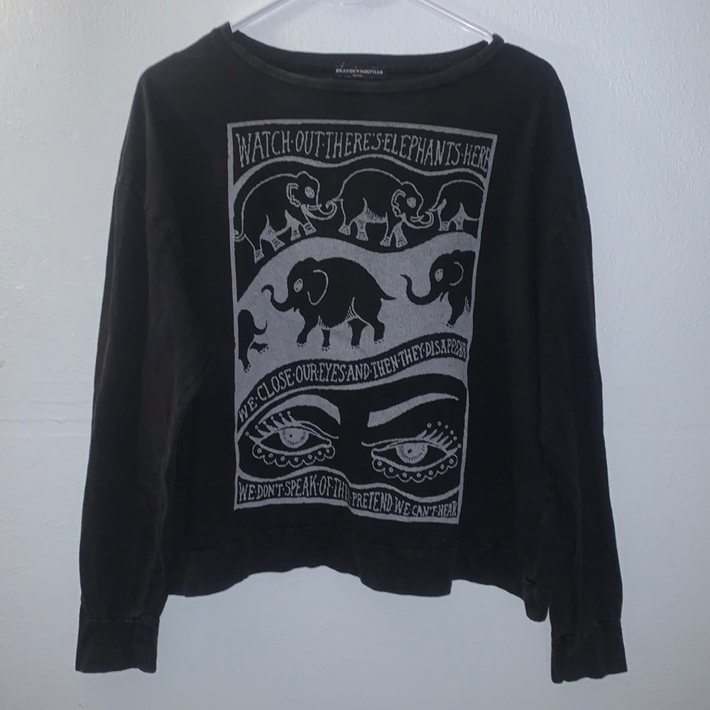 Brandy Melville long sleeve graphic shirt. Black OS
